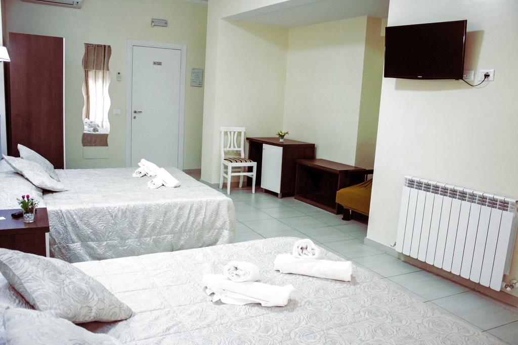 Tiburtina Hotel Holiday Rome Exterior photo