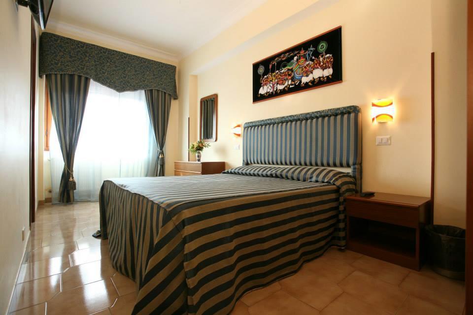 Tiburtina Hotel Holiday Rome Exterior photo
